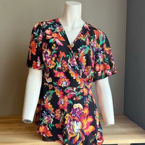 NWT Thalia Sodi Floral Print Top Size Small